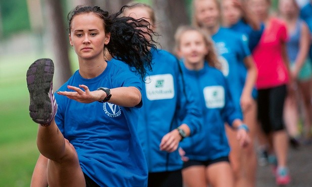Aby uczniowie polubili WF, nauczyciel musi ich zarazić miłością do ruchu i sportu.