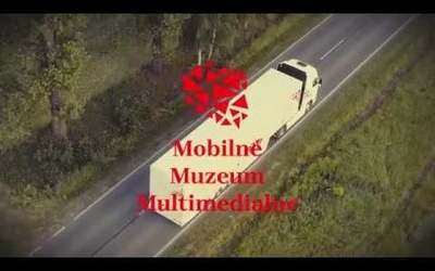 Mobilne Muzeum Multimedialne przed Pałacem Prezydenckim