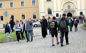 Nocna pielgrzymka młodzieży