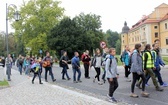 Nocna pielgrzymka młodzieży