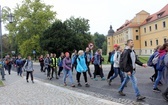 Nocna pielgrzymka młodzieży