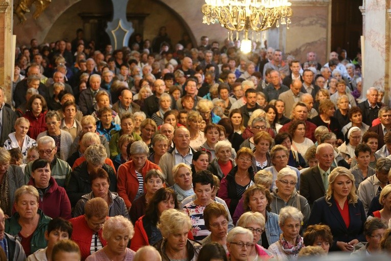 Piegrzymi w klasztorze w Jędrzejowie