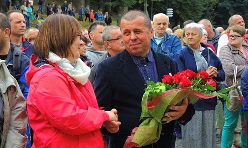 Małżonkowie odnowili swoją przysięgę pod koniec Mszy św. w Kalwarii