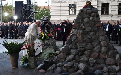 Papież w miejscu kaźni