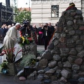 Papież w miejscu kaźni