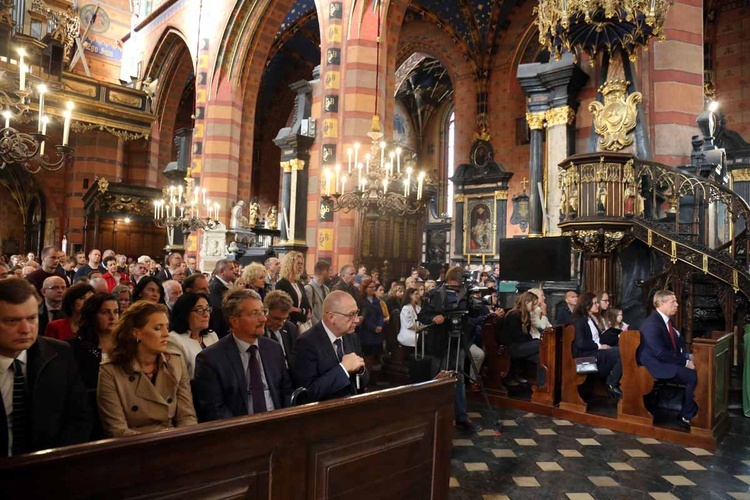 Piknik patriotyczny na Rynku Głównym w Krakowie