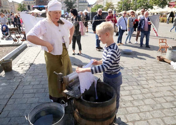 Piknik patriotyczny na Rynku Głównym w Krakowie