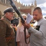 Piknik patriotyczny na Rynku Głównym w Krakowie