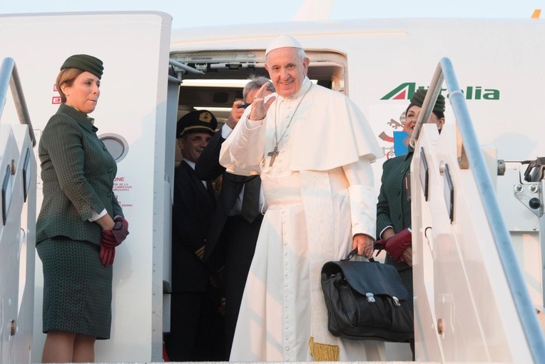 Papież Franciszek przybył na Łotwę