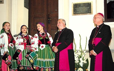 Legatowi papieskiemu przypadły do gustu ludowe pieśni.