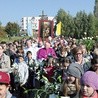 ▲	Droga do kościoła Matki Bożej Różańcowej w Lublinie,  4 października 2014 roku.