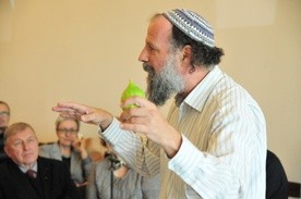 Rabin Boaz Pash o święcie Sukkot, dzień przed debatą z abp. Grzegorzem Rysiem