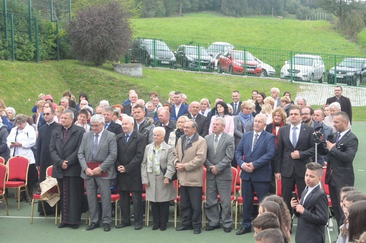 Szkoła Żołnierzy Niezłomnych w Bączej-Kuninie