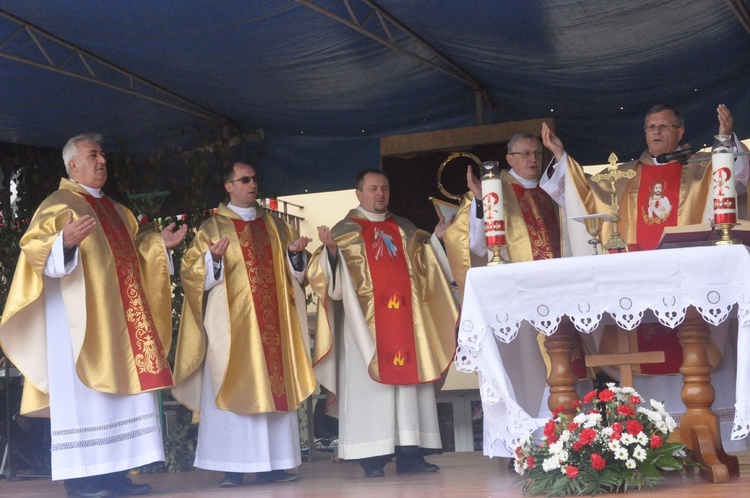 Szkoła Żołnierzy Niezłomnych w Bączej-Kuninie