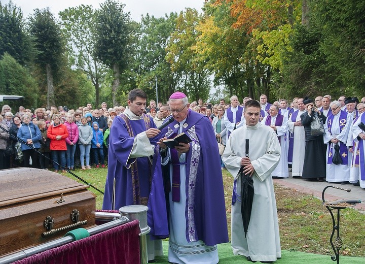 Pogrzeb ks. Jana Guzowskiego cz. 2