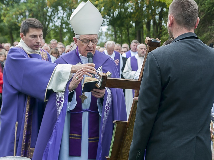 Pogrzeb ks. Jana Guzowskiego cz. 2