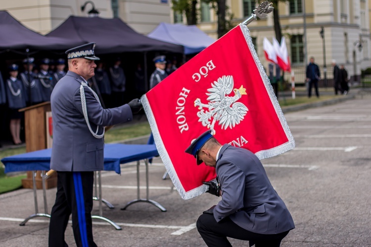 Sztandar dla policji w Ostródzie