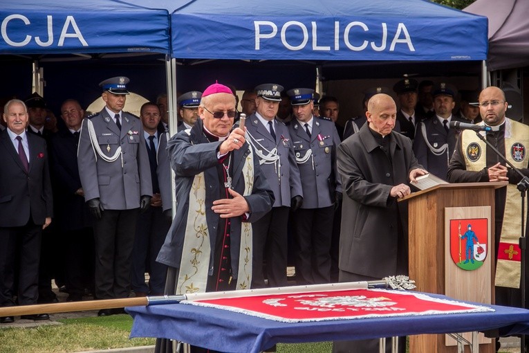 Sztandar dla policji w Ostródzie