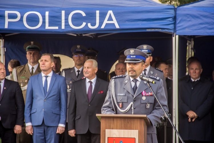 Sztandar dla policji w Ostródzie