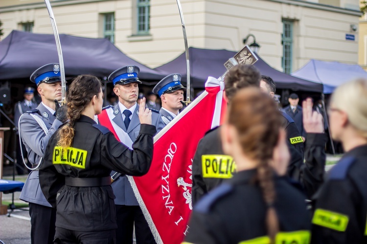 Sztandar dla policji w Ostródzie