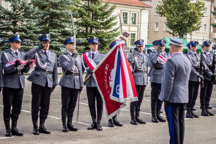 Sztandar dla policji w Ostródzie