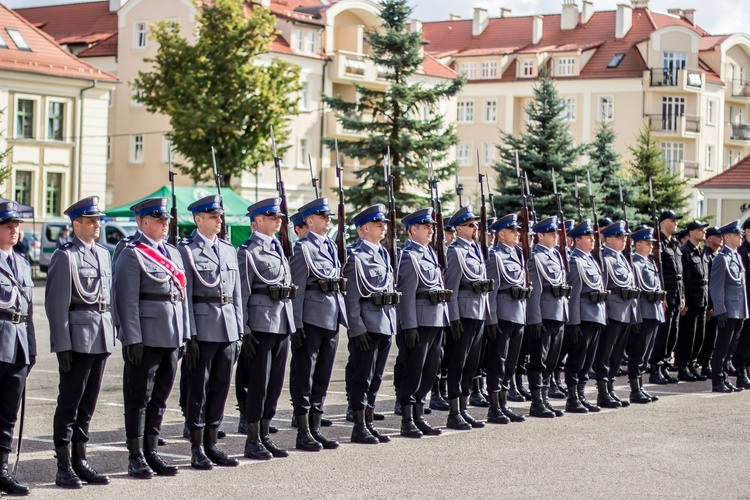 Sztandar dla policji w Ostródzie