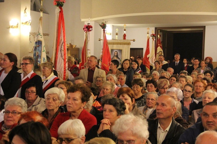 Pielgrzymka Arcybractwa Straży Honorowej NSPJ do Mikołajowic