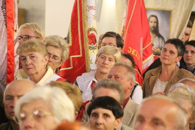 Pielgrzymka Arcybractwa Straży Honorowej NSPJ do Mikołajowic