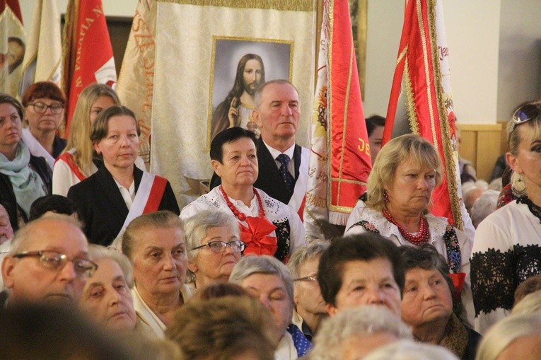 Pielgrzymka Arcybractwa Straży Honorowej NSPJ do Mikołajowic