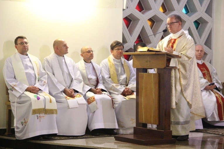 Pielgrzymka Arcybractwa Straży Honorowej NSPJ do Mikołajowic