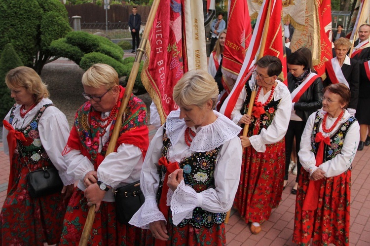 Pielgrzymka Arcybractwa Straży Honorowej NSPJ do Mikołajowic