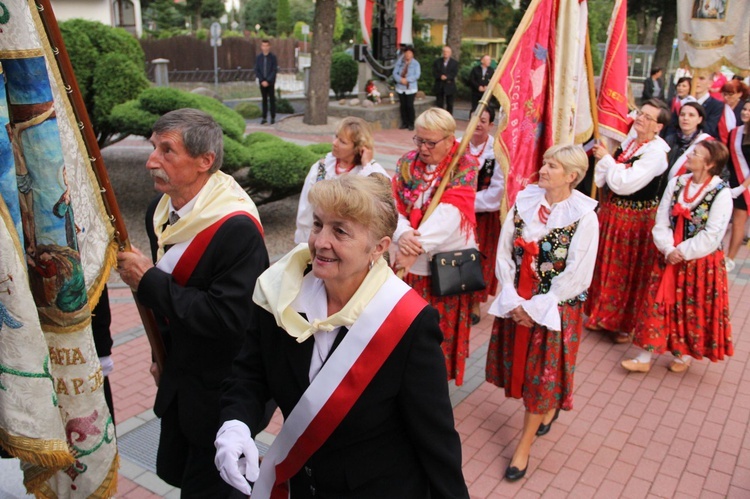 Pielgrzymka Arcybractwa Straży Honorowej NSPJ do Mikołajowic
