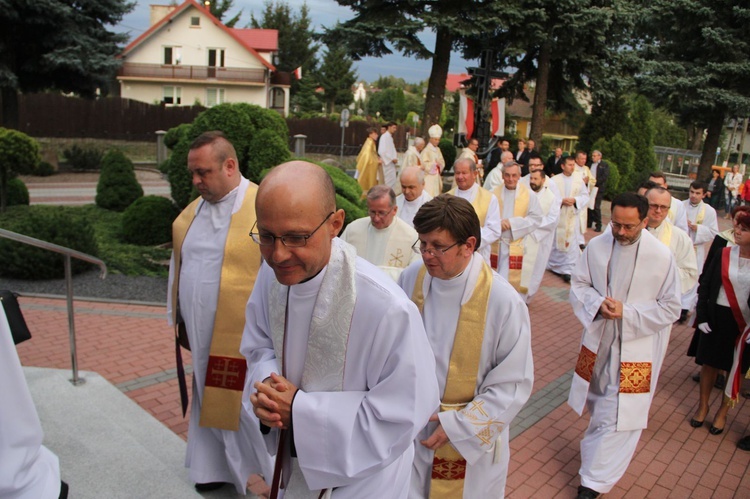 Pielgrzymka Arcybractwa Straży Honorowej NSPJ do Mikołajowic