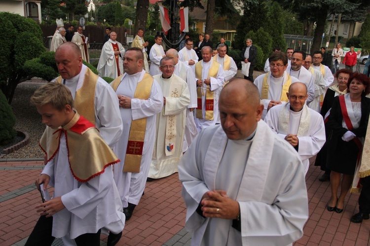 Pielgrzymka Arcybractwa Straży Honorowej NSPJ do Mikołajowic