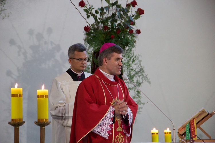 Krzyż pełen prawdziwej miłości