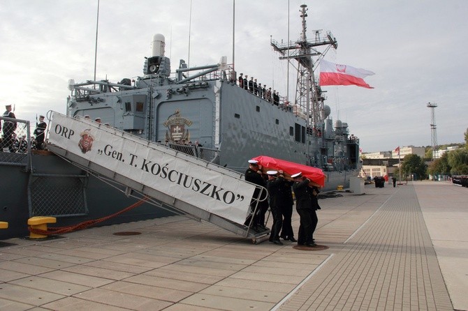 Adm. Józef Unrug powrócił do ojczyzny