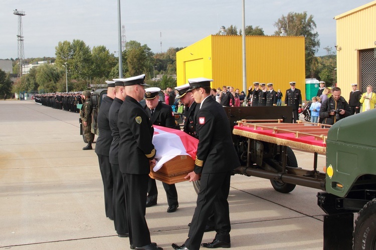 Adm. Józef Unrug powrócił do ojczyzny