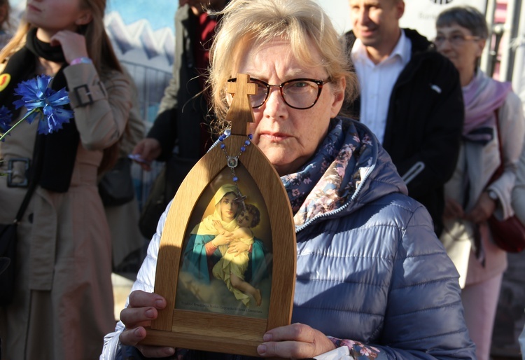 Publiczny różaniec za grzech aborcji w centrum Warszawy