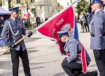 To symbol otaczany czcią, taki, któremu oddaje się honory – podkreślają policjanci.