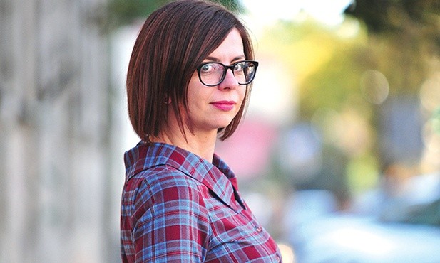 M. Sokołowska jest współautorką poradnika „Przeciw Goliatowi”.