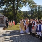 Męcina - obelisk ofiar wojen