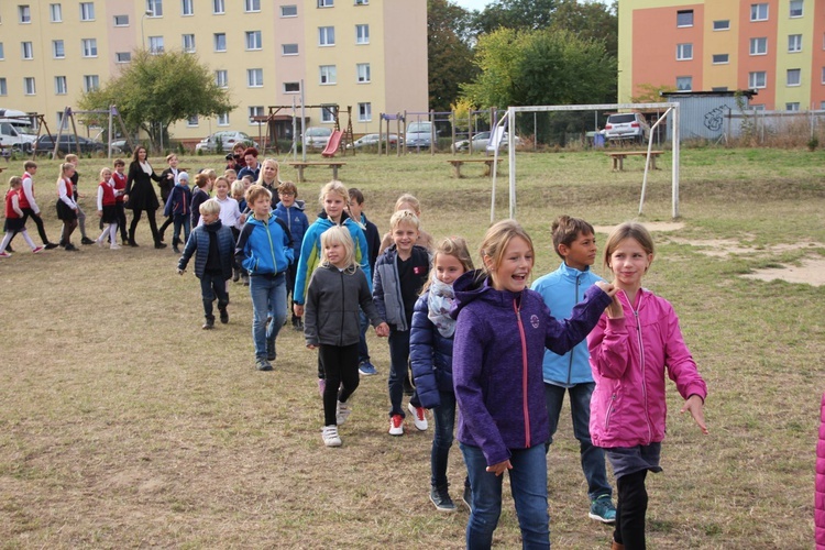 W Katoliku niepodległość Polski uczcili polonezem 