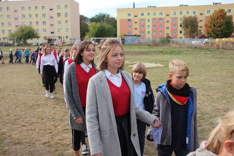 W Katoliku niepodległość Polski uczcili polonezem 