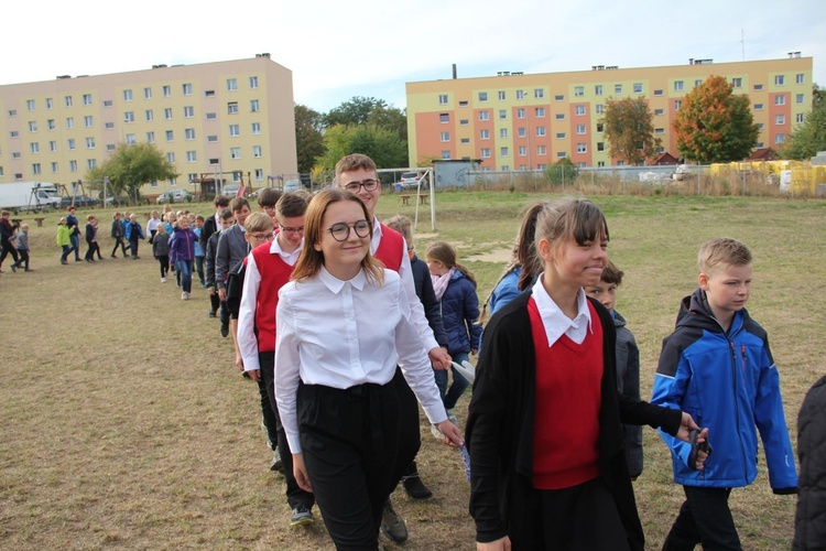 W Katoliku niepodległość Polski uczcili polonezem 