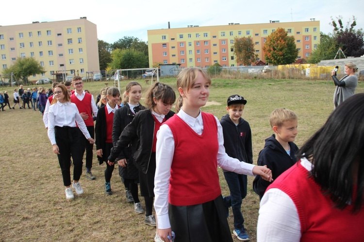 W Katoliku niepodległość Polski uczcili polonezem 