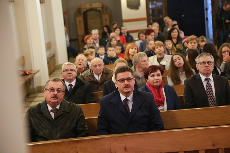 Borzęcin Dolny - nadanie imienia, otwarcie boiska