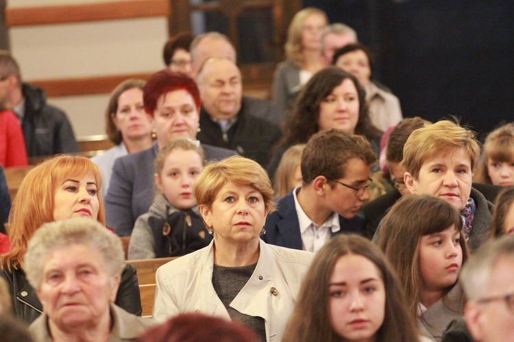 Borzęcin Dolny - nadanie imienia, otwarcie boiska