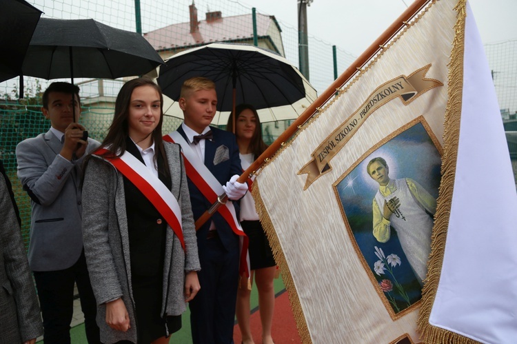 Borzęcin Dolny - nadanie imienia, otwarcie boiska