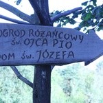 Ogród różańcowy św. Ojca Pio na Jamnej