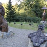 Ogród różańcowy św. Ojca Pio na Jamnej